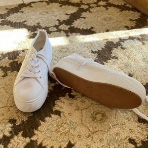 Brand new White Platform Steve Madden Sneakers